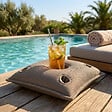SOO  SANTAI - Coussin piscine flottant porte-verres 75x75 cm gris – billes incluses (à remplir) – intérieur / extérieur (PPF7575-1-SET) - vignette