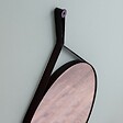 KIAMAMI VALENTINA - Miroir De Salle De Bains Design Et Rond Avec Cadre En Cuir Noir - vignette