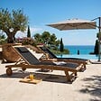 OVIALA - Lot de 2 bains de soleil en bois inclinable avec roues noir - Aubagne - vignette