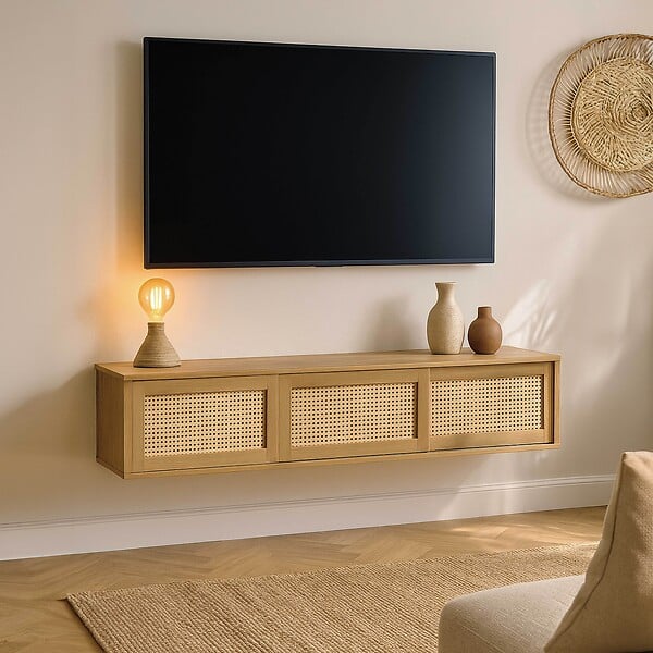 OVIALA - Meuble TV suspendu 160 cm bohème bois clair - Jenny - large