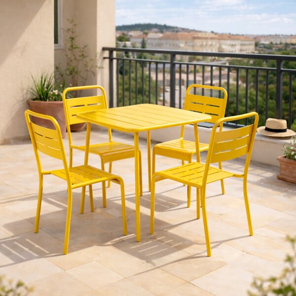 CONCEPT USINE - Table carrée 4 places 70x70cm jaune BERGAME - large