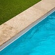 RO'MA NATURE - Margelle de piscine Travertin Beige Nuancé 61x33x3 cm Bord 1/2 Rond (à l'unité) - vignette