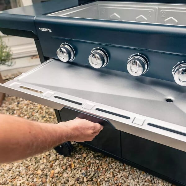 CAMPINGAZ - Barbecue à gaz Class 4L Select - 4 feux - 50% grill et 50% plancha - large