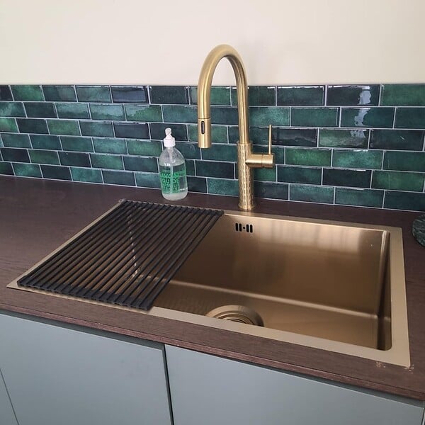 ESSEBAGNO - Egouttoir vaisselle pliable 43x31 en inox et silicone noir - large