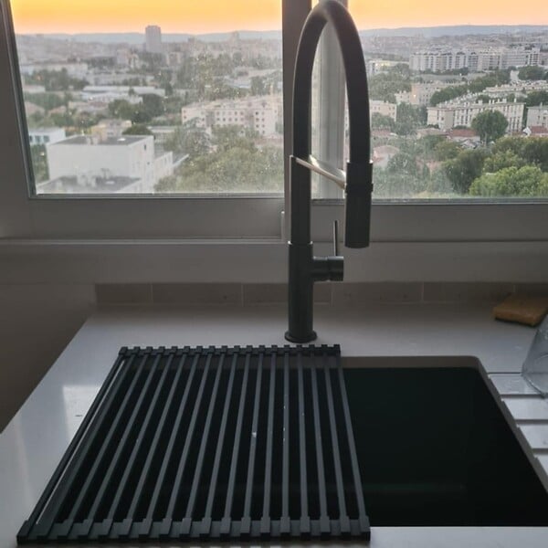 ESSEBAGNO - Egouttoir vaisselle pliable 43x31 en inox et silicone noir - large