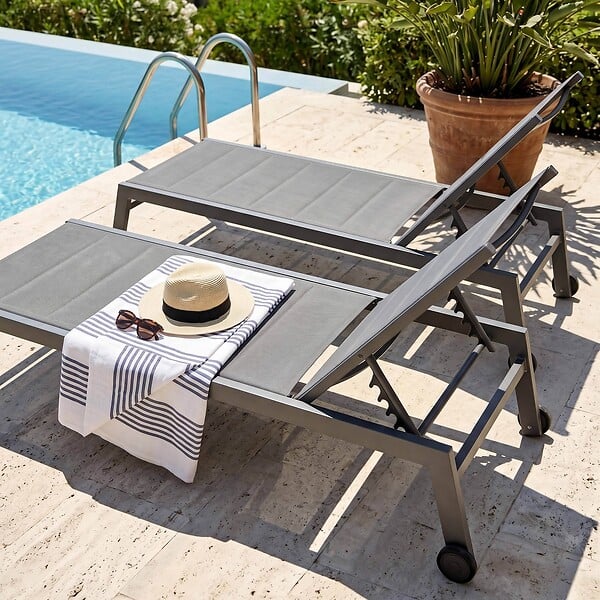 OVIALA - Lot de 2 bains de soleil en aluminium et textilène gris - Nouméa - large