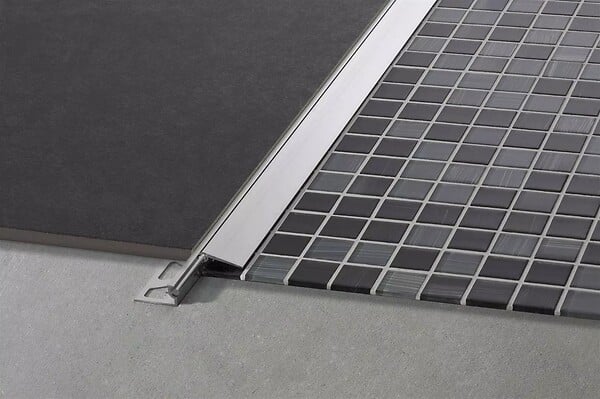 SCHLUTER - Profilé réglable de transition RENO-V - Aluminium anodisé mat - hauteur 10mm - longueur 2,5ML- réf : AEVT100B20 - SCHLUTER - large