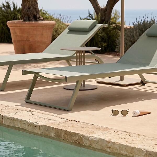 OVIALA - Lot de 2 bains de soleil inclinable avec roues vert cactus - Olmeta - large