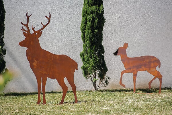 DECORIALE - Cerf métal rouille sur socle 93xh148cm - large