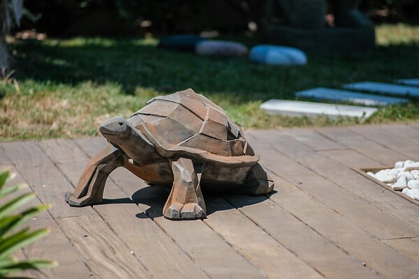 DECORIALE - Petite tortue kubis demi rouille 52x37xh25cm - large
