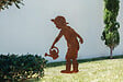 DECORIALE - Till avec arrosoir métal rouille sur socle 61xh98cm - vignette