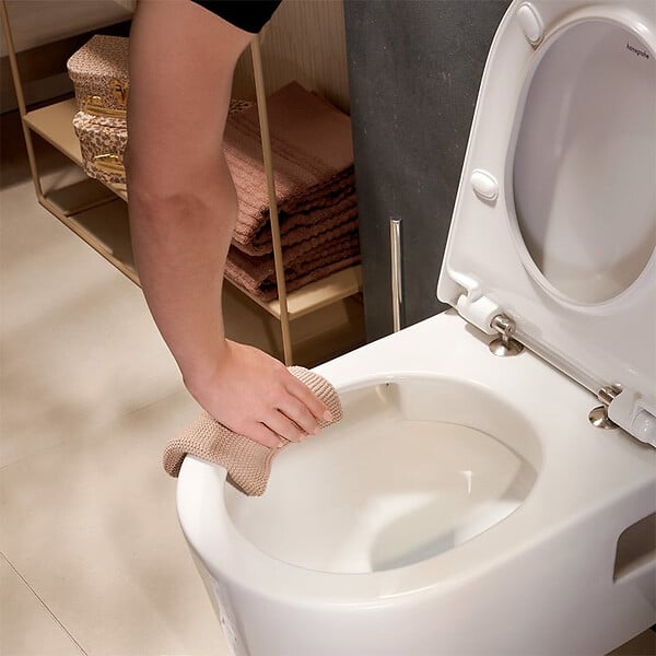 VILLEROY & BOCH - ViConnect Pro S Pack WC bâti-support Villeroy & Boch + WC sans bride Hansgrohe + abattant Softclose + plaque (VCNPURAS2CH) - large