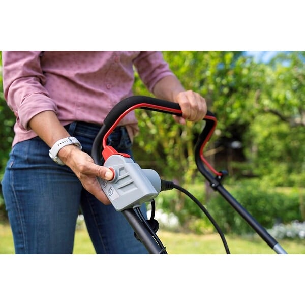IKRA - Tondeuse électrique 1600W Largeur de coupe 38cm Tonte & Ramassage Pelouse, Tondeuse gazon Bac 45L IKRA - large