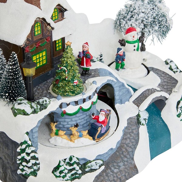 FEERIC LIGHTS & CHRISTMAS - Village lumineux père Noël avec traineau et bonhomme de neige 10 LED - large