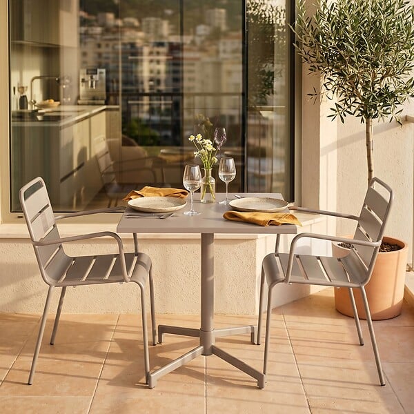 OVIALA - Ensemble table 70 cm et 2 fauteuils de jardin en métal taupe - Palavas - large