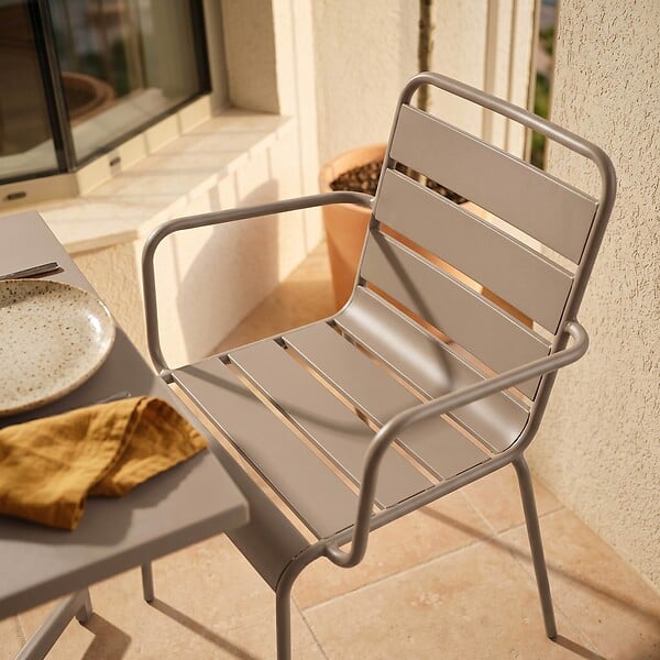 OVIALA - Ensemble table 70 cm et 2 fauteuils de jardin en métal taupe - Palavas - large