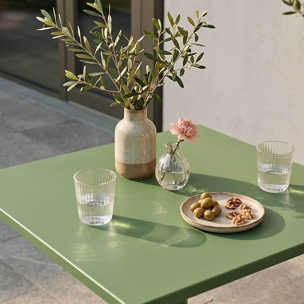 OVIALA - Ensemble table 70 cm et 2 chaises de jardin en métal vert cactus - Palavas - large
