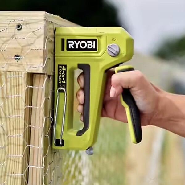 RYOBI - Agrafeuse cloueuse 4 en 1 RYOBI  RHFST4IN1 agrafes 50/T25/JT21 pointes 18G - large