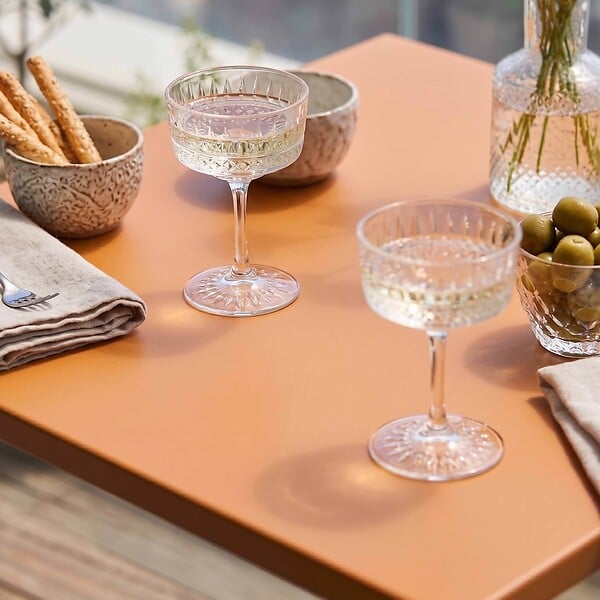 OVIALA - Ensemble table de jardin carrée et 2 chaises caramel - Palavas - large