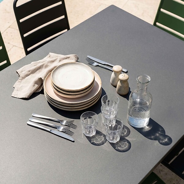 OVIALA - Ensemble table de jardin et 8 chaises en métal gris et vert cactus - Palavas - large