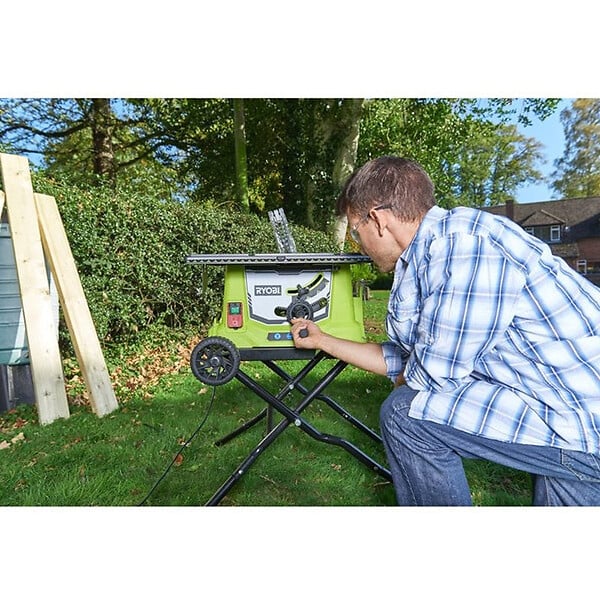 RYOBI - Scie sur table 1800 W avec roulettes RYOBI RTS1800EF-G - large