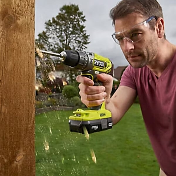 RYOBI - Perceuse-visseuse à percussion RYOBI R18PD2-242S 18V ONE+™ avec 1x2Ah et 1x4Ah - large