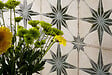 RO'MA NATURE - Carrelage Vintage effet Carreau ciment 3D Etoile Verte et Fond Blanc 22,3x22,3x0,9 cm Sparta - Sol et mur intérieur (vendu par carton de 0,65 m²) - vignette