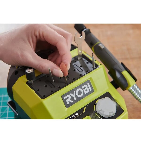 RYOBI - Mini-outil multifonction 18V ONE+™ RYOBI RRTS18-0A35 avec 35 accessoires - large