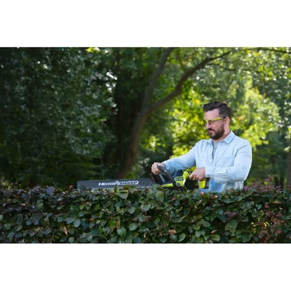 RYOBI - Taille-haies LINEA 18V RYOBI One+ RY18HT55A-120 avec batterie et chargeur - large