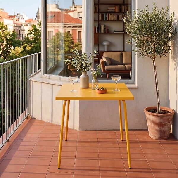 OVIALA - Table de jardin carrée en métal 4 places 70 cm  jaune - Palavas - large