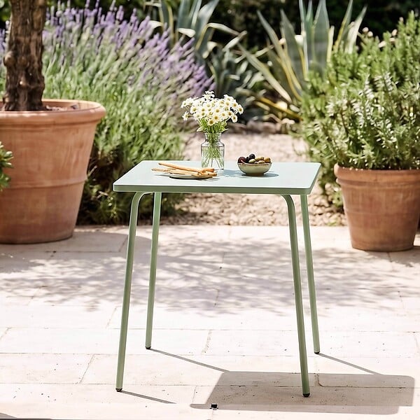 OVIALA - Table de jardin carrée en métal vert sauge 70cm - Palavas - large