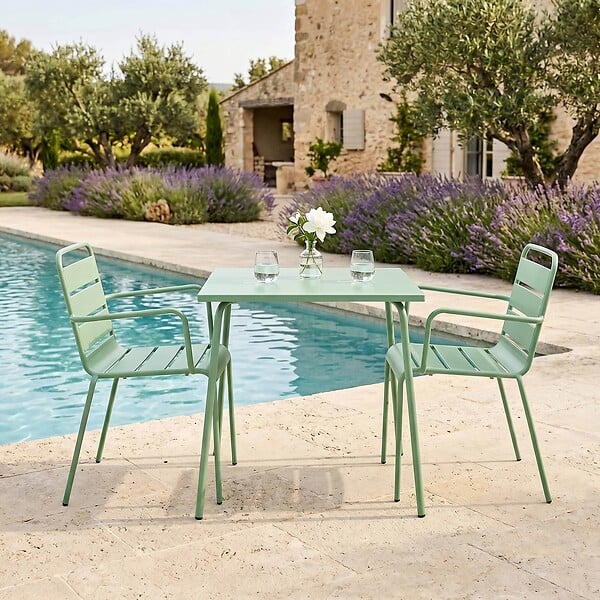OVIALA - Ensemble table de jardin carrée et 2 fauteuils acier vert sauge - Palavas - large