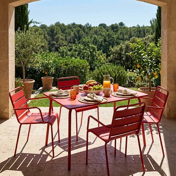 OVIALA - Ensemble table de jardin et 4 fauteuils en métal rouge - Palavas - large