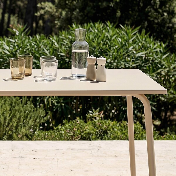 OVIALA - Table de jardin en acier 120 x 70 cm ivoire  - Palavas - large