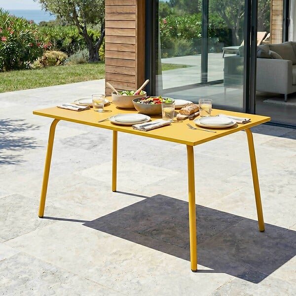 OVIALA - Table de jardin en acier 6 places 120 cm jaune  - Palavas - large