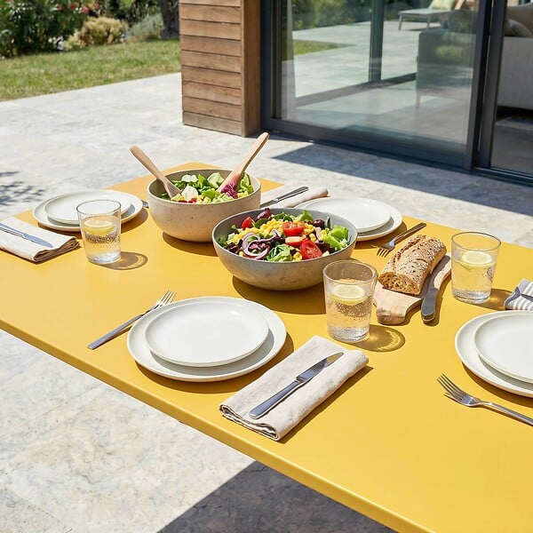OVIALA - Table de jardin en acier 6 places 120 cm jaune  - Palavas - large