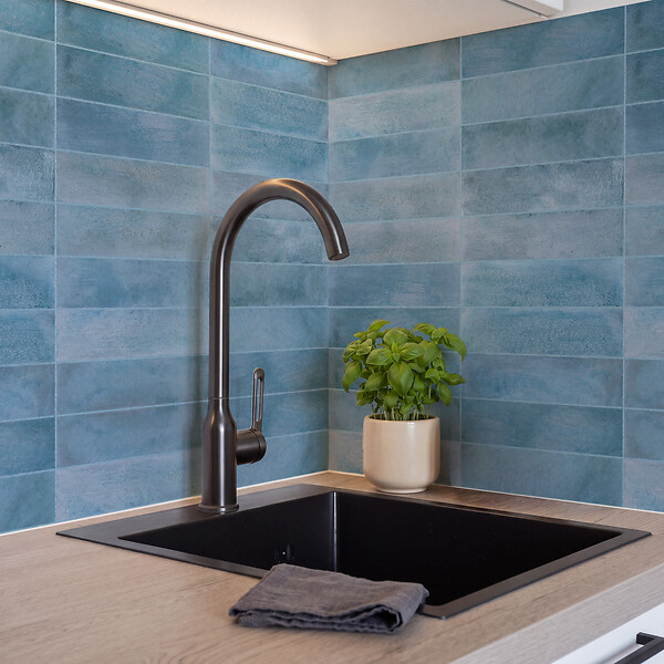 RO'MA NATURE - Carrelage effet Zellige Bleu 24,6x6x0,85 cm Montel - Mur intérieur (vendu par carton de 0,5 m²) - large