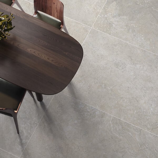 RO'MA NATURE - Carrelage effet Travertin Gris Beige 151x75,5x0,9 cm In&Out Castorel - Sol et mur intérieur et Sol extérieur (vendu par carton de 2,28 m²) - large