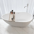 STANO - Baignoire îlot design en solid surface ovale HELSINKI 170 cm - vignette