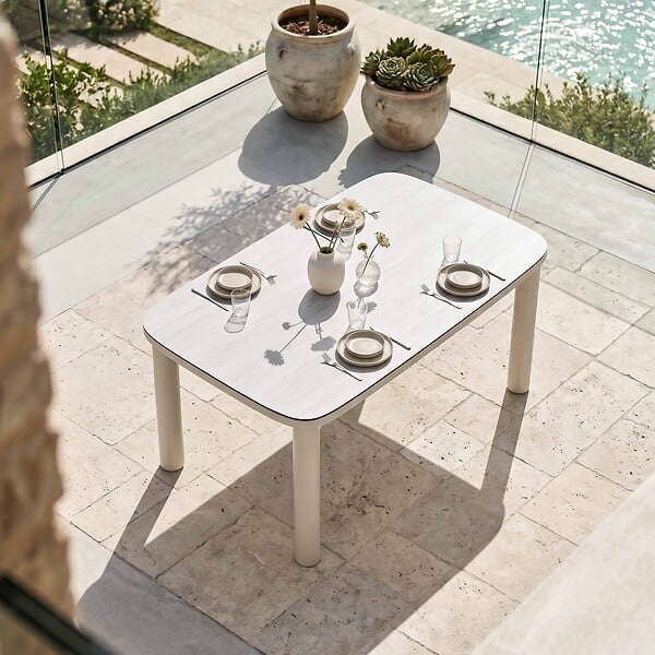 OVIALA - Table de jardin structure en aluminium 6 personnes L150x90cm beige - Nocera - large