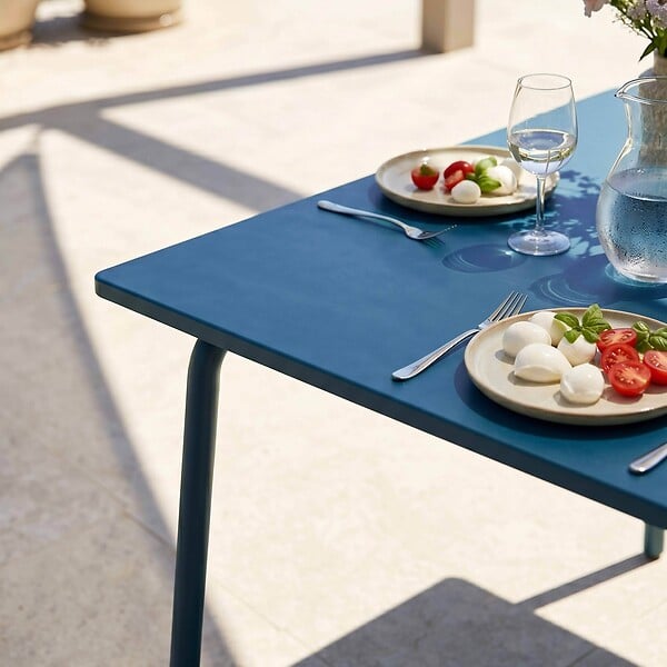 OVIALA - Table de jardin carrée en métal 8 places 120 cm bleu pacific - Palavas - large