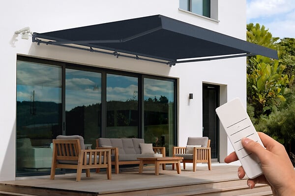 CAZEBOO - Cazeboo Store banne motorisé semi-coffre FAZZIO 5x3 m - Toile premium 320g/m2 Gris - large