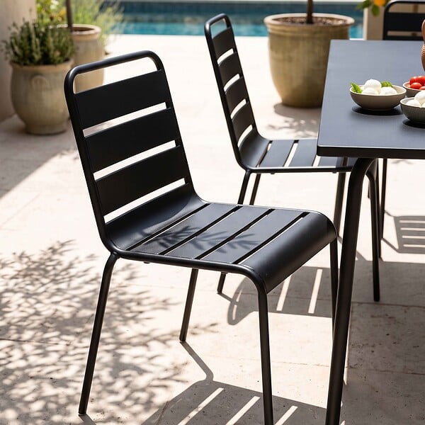 OVIALA - Ensemble table de jardin et 6 chaises en métal noir - Palavas - large