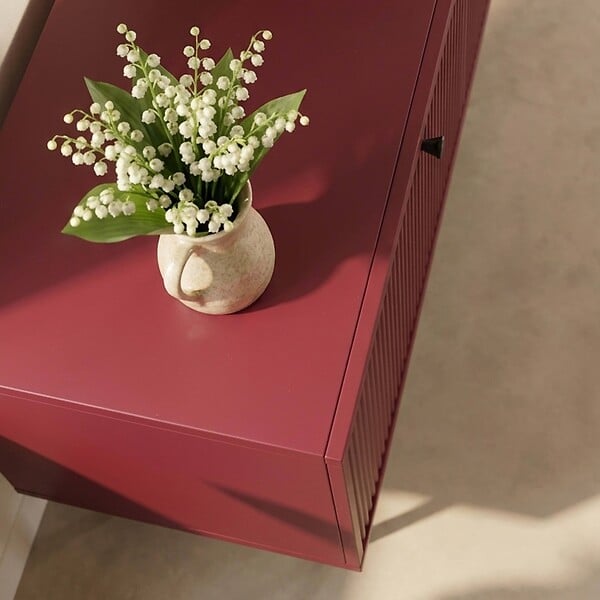 OVIALA - Meuble TV 2 portes en acier et MDF décor mélaminé 150 cm bordeaux - Romeo - large
