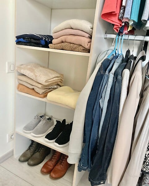 MODE DE VIE - Kit de dressing extensible Tristan - Chêne clair et Blanc - H.200xL180 à 240xP.39cm - large