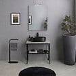 KIAMAMI VALENTINA - Console De Salle De Bain Noire Avec Étagère En Verre 60Cm, Plateau Effet Béton, Miroir 60X80 Et Lampe | Manchester - vignette
