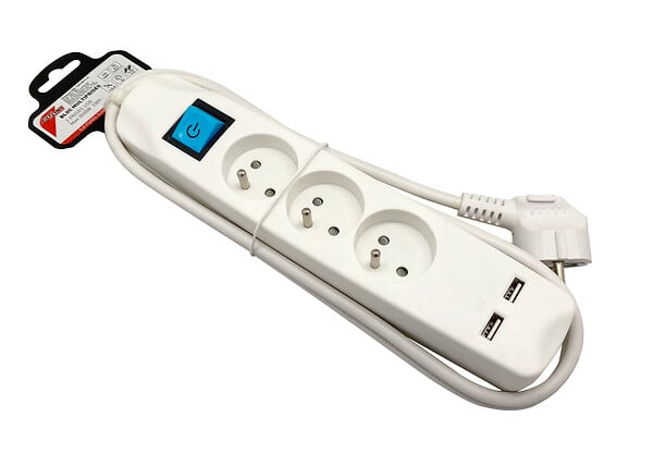 GO/ON - Bloc multiprises avec terre - 3 prises et 2 USB - large