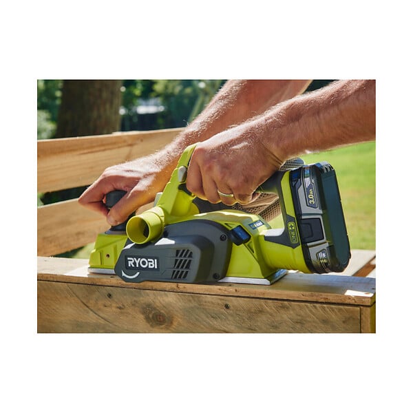 RYOBI - Pack RYOBI rabot 18V One+ 82mm R18PL-0 - 1 batterie 4.0Ah - 1 chargeur rapide 2.0Ah RC18120-140 - large