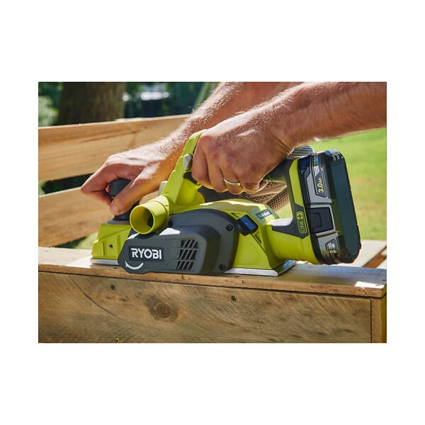 RYOBI - Pack RYOBI rabot 18V One+ 82mm R18PL-0 - 1 batterie 4.0Ah - 1 chargeur rapide 2.0Ah RC18120-140 - large