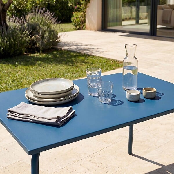 OVIALA - Table de jardin en acier 6 places 120 cm bleu pacific - Palavas - large